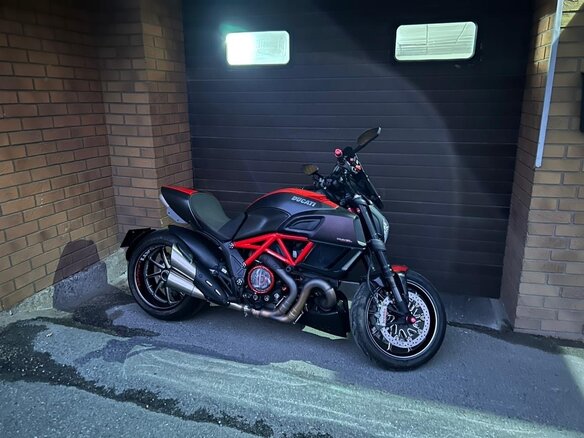 2015 Ducati Diavel Carbon, красный, 1550000 рублей - вид 1