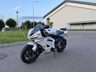 2011 Yamaha YZF-R6, белый, 900000 рублей, вид 1
