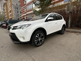 2015 Toyota RAV4 IV (XA40), белый, 2250000 рублей, вид 3