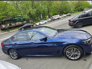 2019 BMW 5 серии 520d xDrive VII (G30/G31/G38), синий, 4000000 рублей, вид 2
