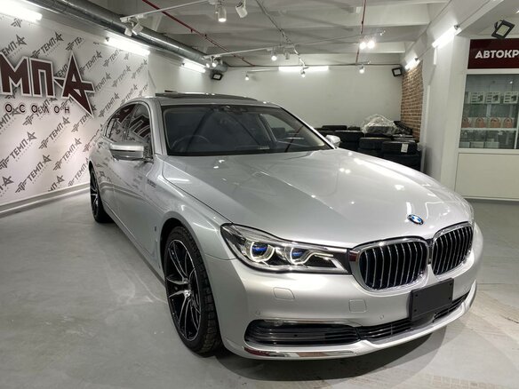 2017 BMW 7 серии 740e VI (G11/G12), серебристый - вид 6