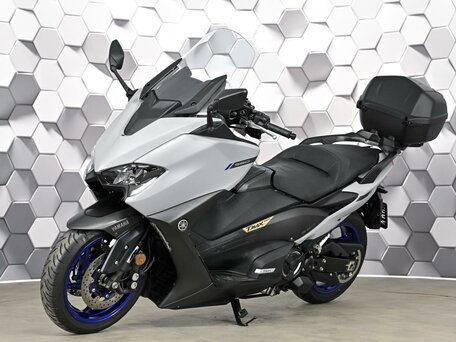 2021 Yamaha TMAX, серый, 1049000 рублей, вид 2