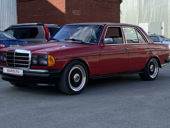 1984 Mercedes-Benz W123 200 5-speed, красный, 1450000 рублей