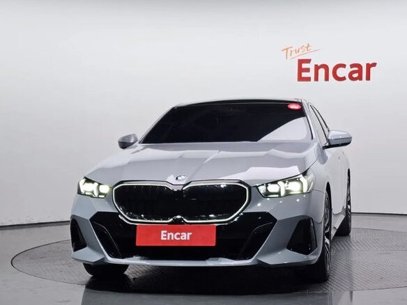 2025 BMW 5 серии 530i VIII (G60/G61/G68), серый, 8569000 рублей - вид 2