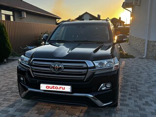 2016 Toyota Land Cruiser 200 Series Рестайлинг 2, чёрный, 6400000 рублей, вид 3