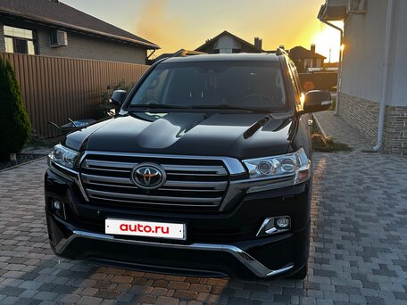 2016 Toyota Land Cruiser 200 Series Рестайлинг 2, чёрный, 6400000 рублей, вид 3