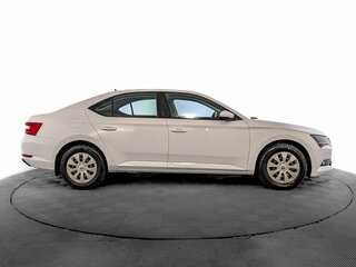 2019 Skoda Superb III, белый, 2140000 рублей, вид 4