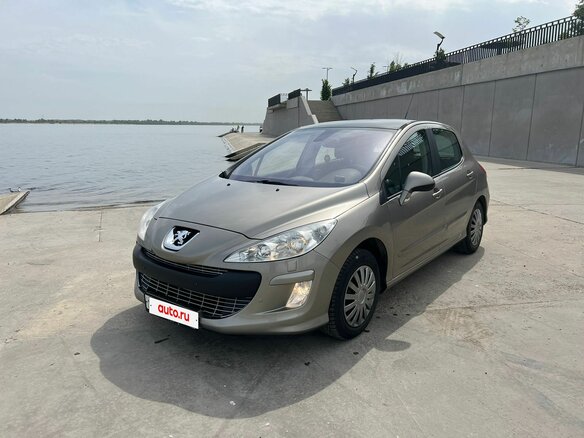 2011 Peugeot 308 I Рестайлинг, бежевый, 590000 рублей