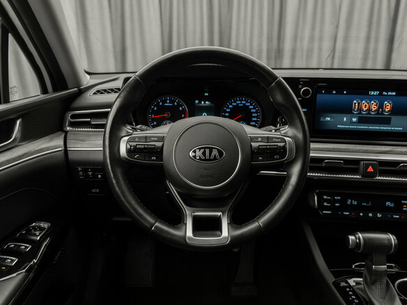2021 Kia K5 III, белый - вид 9