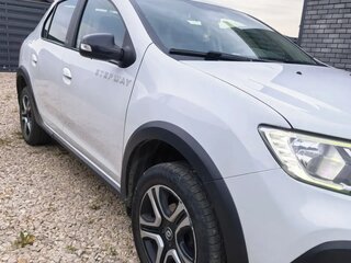 2020 Renault Logan Stepway II Рестайлинг, белый, 1200000 рублей, вид 5