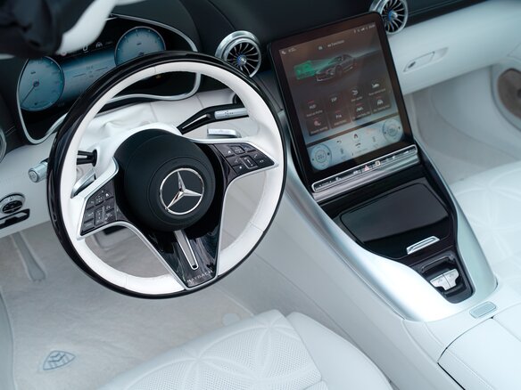 2025 Mercedes-Benz Maybach SL, красный - вид 15