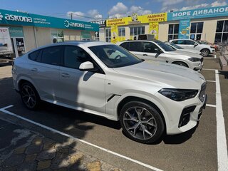2021 BMW X6 40d III (G06), белый, 9200000 рублей, вид 3