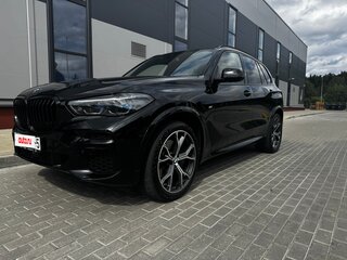 2022 BMW X5 30d IV (G05/G18), чёрный, 7900000 рублей, вид 2