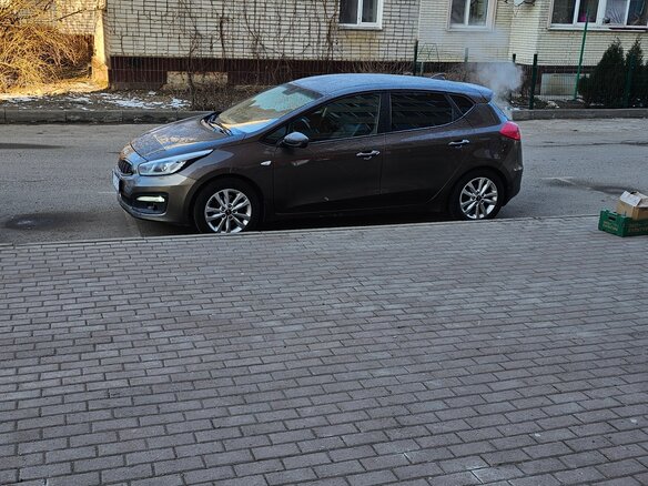 2018 Kia Ceed II Рестайлинг, коричневый, 1250000 рублей - вид 2