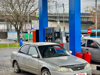 2008 Kia Spectra I Рестайлинг 2, серебристый, 90000 рублей, вид 3