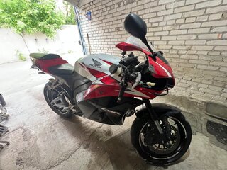 2009 Honda CBR 600RR, красный, 550000 рублей, вид 4