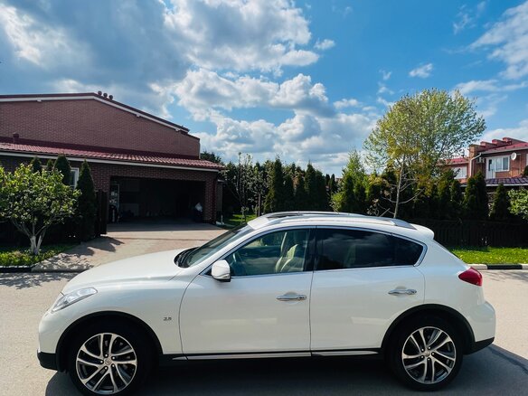 2016 Infiniti QX50 I Рестайлинг, белый, 2200000 рублей
