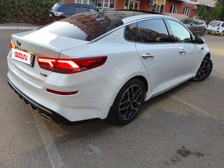 2018 Kia Optima IV Рестайлинг, белый, 2500000 рублей, вид 3