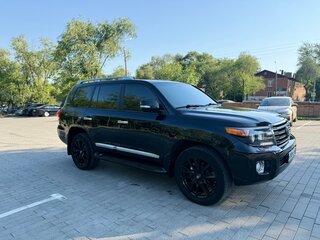 2015 Toyota Land Cruiser 200 Series Рестайлинг 1, чёрный, 4499999 рублей, вид 3