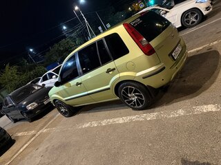2005 Ford Fusion I, зелёный, 425000 рублей, вид 2