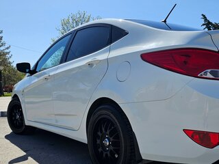2015 Hyundai Solaris I Рестайлинг, белый, 1100000 рублей, вид 3