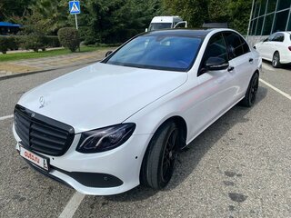 2016 Mercedes-Benz E-Класс 200 V (W213, S213, C238), чёрный, 3500000 рублей, вид 2