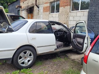 1991 Toyota Camry V30, белый, 140000 рублей, вид 3