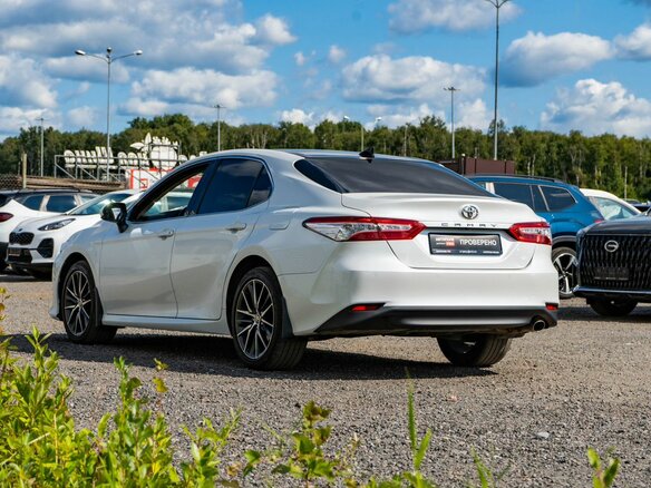 2021 Toyota Camry VIII (XV70) Рестайлинг, белый - вид 5