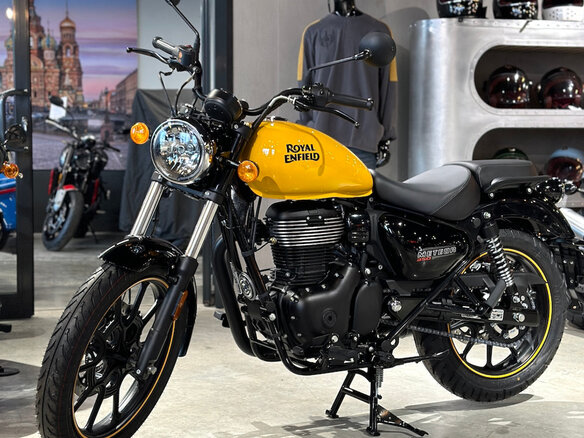 2025 Royal Enfield Meteor, жёлтый, 500000 рублей - вид 24