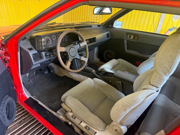 1988 Mitsubishi Starion, красный, 990000 рублей - вид 16