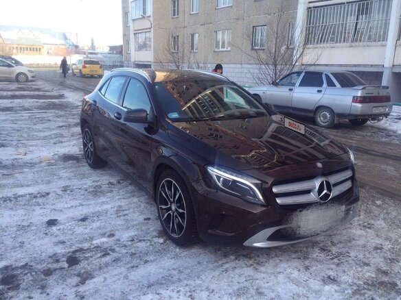 2014 Mercedes-Benz GLA 200 I (X156), коричневый, 1850000 рублей