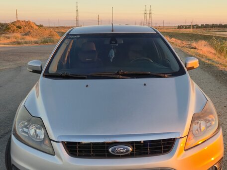 2008 Ford Focus II Рестайлинг, серебристый, 450000 рублей, вид 2