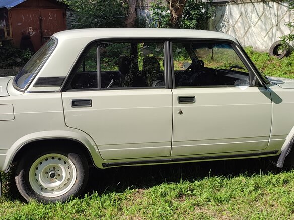 1997 Lada (ВАЗ) 2105, белый, 250000 рублей - вид 7