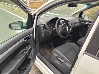 2014 Volkswagen Touran I Рестайлинг 2, белый, 690000 рублей, вид 4