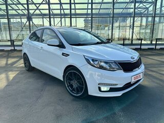 2015 Kia Rio III Рестайлинг, белый, 1350000 рублей, вид 2