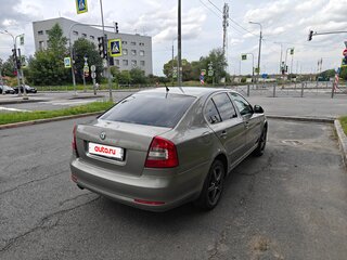 2012 Skoda Octavia II (A5) Рестайлинг, серый, 640000 рублей, вид 5