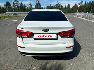 2015 Kia Rio III Рестайлинг, белый, 1500000 рублей, вид 5