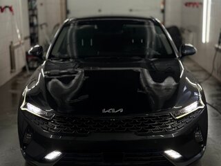 2021 Kia K5 III, серый, 2500000 рублей, вид 5