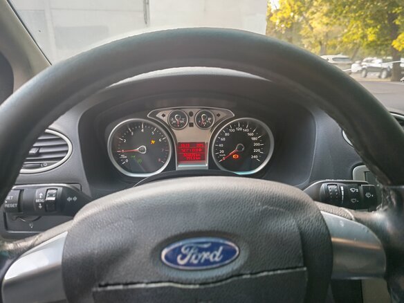 2010 Ford Focus II Рестайлинг, серый, 300000 рублей - вид 18