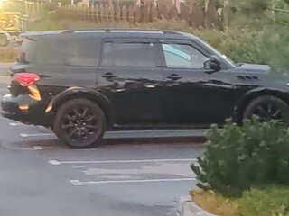 2011 Infiniti QX56 II, чёрный, 2550000 рублей, вид 3