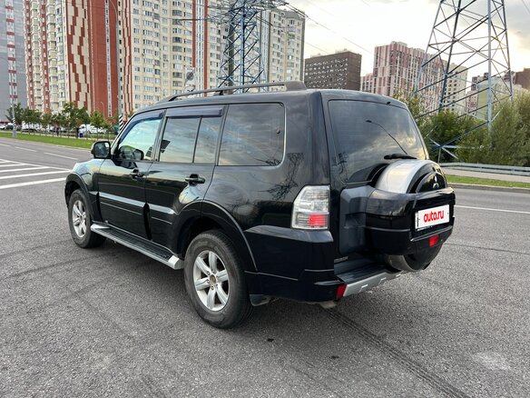 2012 Mitsubishi Pajero IV Рестайлинг 1, чёрный - вид 4