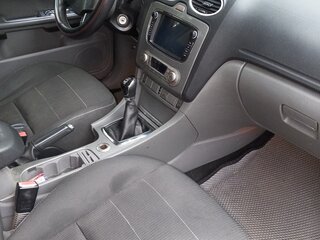 2011 Ford Focus II Рестайлинг, серебристый, 540000 рублей, вид 5
