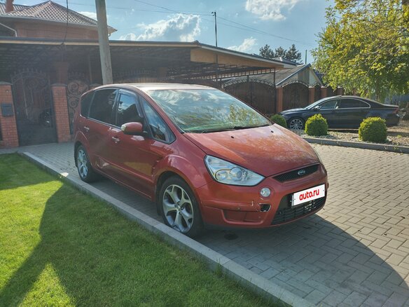 2007 Ford S-MAX I, красный, 750000 рублей - вид 2