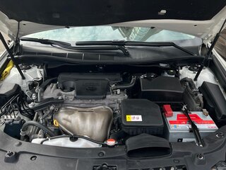 2016 Toyota Camry VII (XV50) Рестайлинг, белый, 2350000 рублей, вид 5