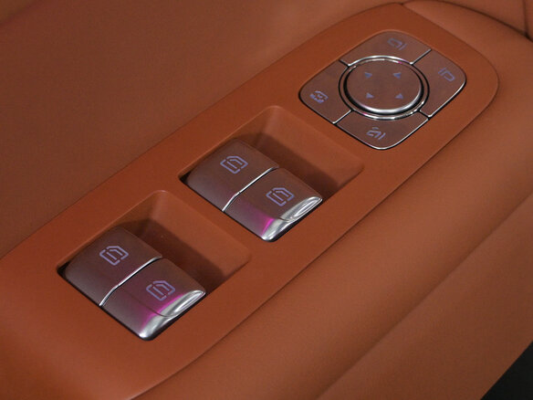 2024 Li Auto (Lixiang) L9 52.3 kWh I Рестайлинг, чёрный - вид 12