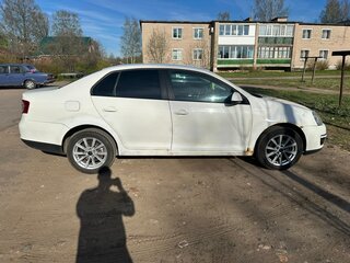2010 Volkswagen Jetta V, белый, 375000 рублей, вид 2