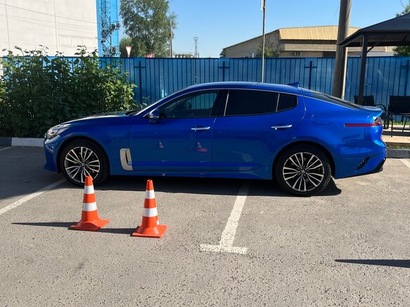 2018 Kia Stinger I, синий, 2100000 рублей - вид 9
