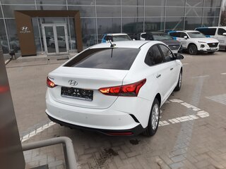 2020 Hyundai Solaris II Рестайлинг, белый, 2200000 рублей, вид 4