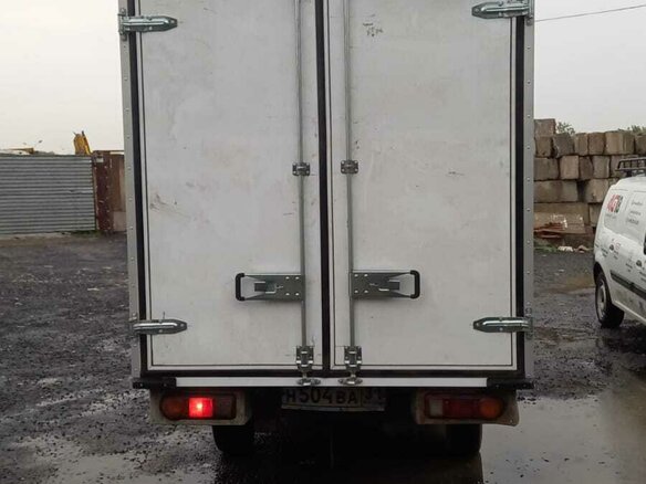 2012 Hyundai Porter, серебристый, 600000 рублей - вид 2