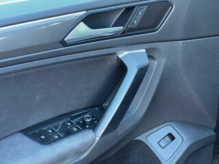 2018 Volkswagen Tiguan II, чёрный, 2249000 рублей, вид 5